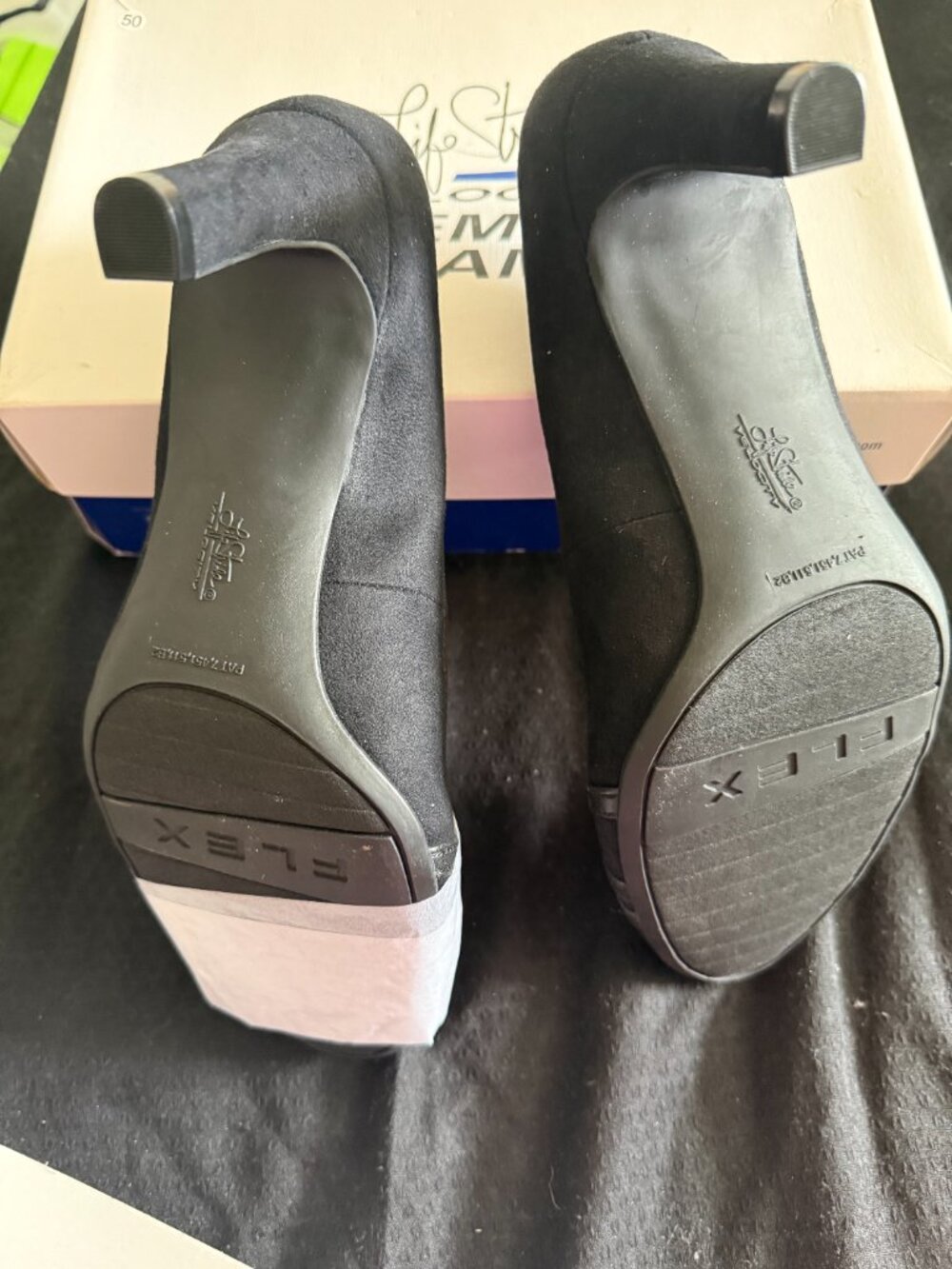 LifeStride Block Heel Pump Memory Foam Buckle Accent Black Round Toe Women's W - Picture 4 of 6